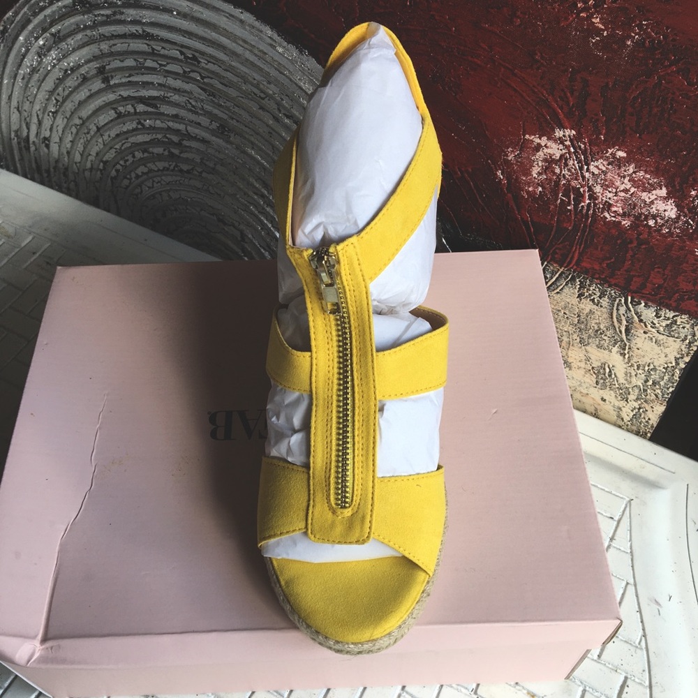NWT womens yellow wedge sandal